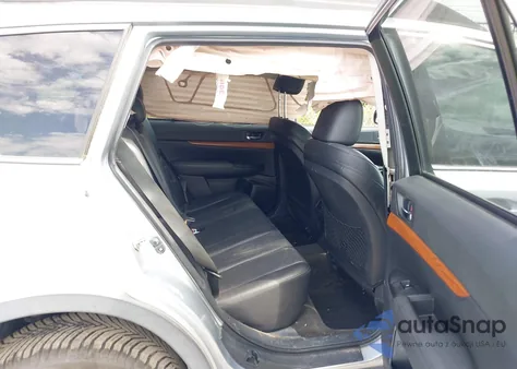 2013 Subaru Outback 2.5I Limited z USA, uszkodzony, nr VIN 4S4BRBKC4D3247796